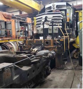 SD40-3-teardown-trucks
